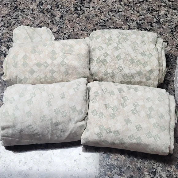 Lot Of 4 Medline Patient medical gowns 3/4 sleeve Shoulder snaps tie back blend - Picture 1 of 5